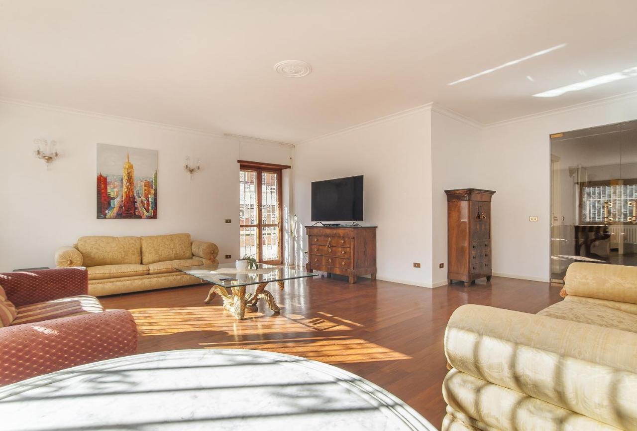 Eur Luminous And Large Family Terrace Apartment ローマ エクステリア 写真