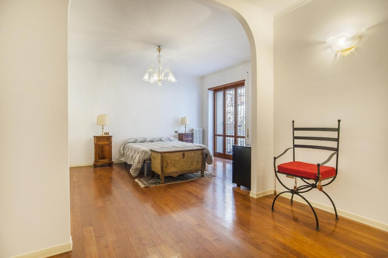 Eur Luminous And Large Family Terrace Apartment ローマ エクステリア 写真