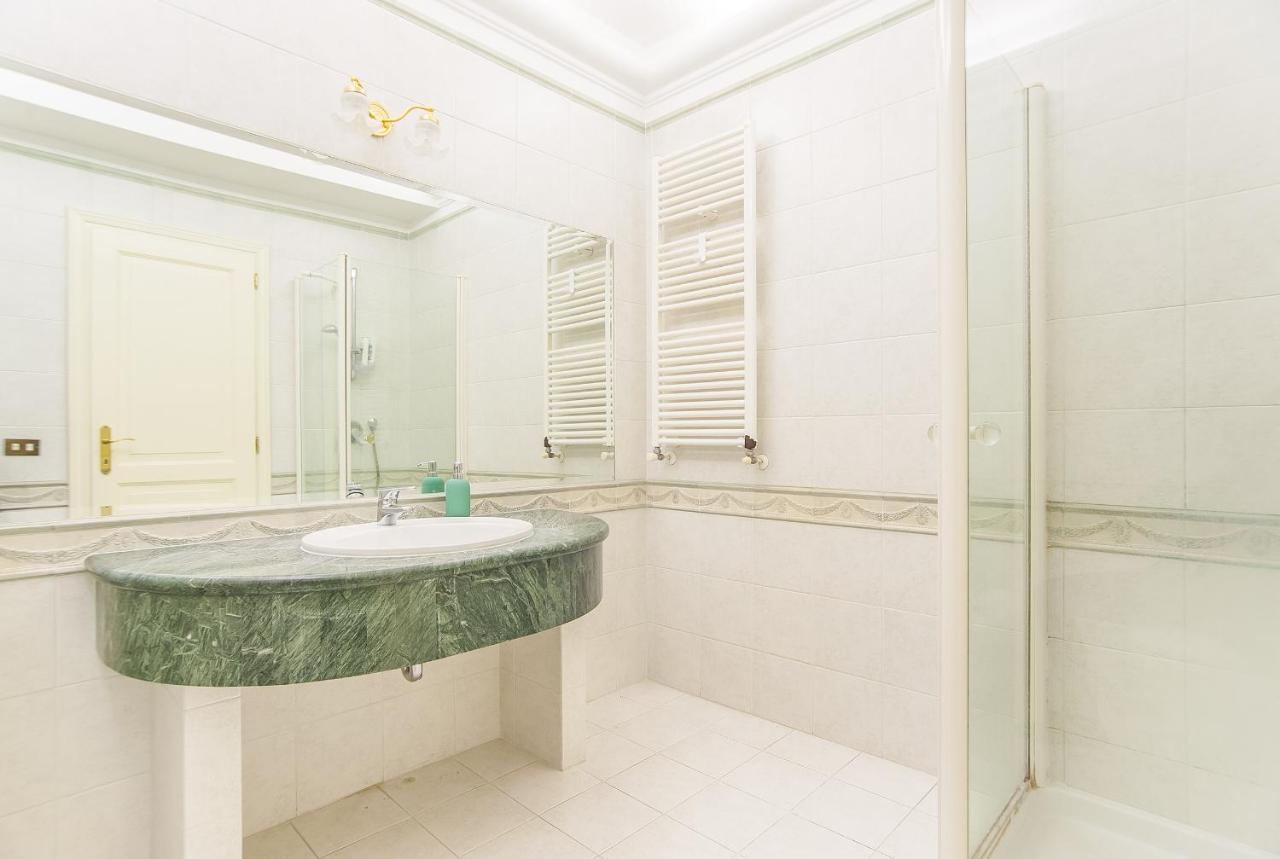 Eur Luminous And Large Family Terrace Apartment ローマ エクステリア 写真