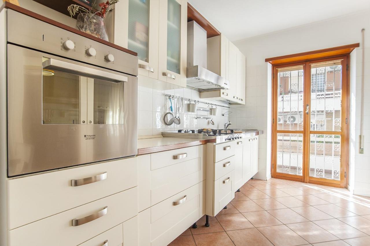 Eur Luminous And Large Family Terrace Apartment ローマ エクステリア 写真